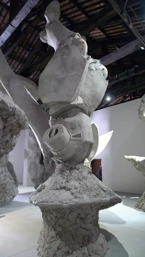 Adrien-Villar-Rojas-Biennale-Venise-01