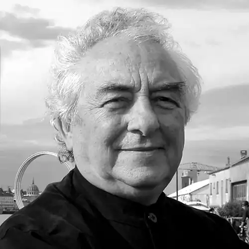 Adrián Villar Rojas artiste argentin
