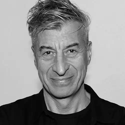 Maurizio Cattelan Maurizio Cattelan, l'artiste provocateur par excellence