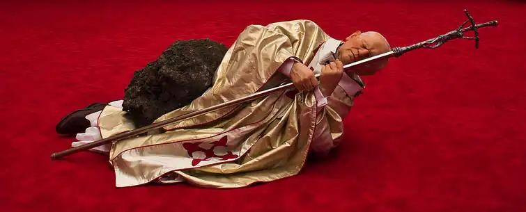 Nona-Ora-Neuvième-heure-Maurizio-Cattelan